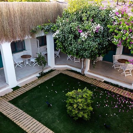 Avlu Otel Datca Bagian luar foto