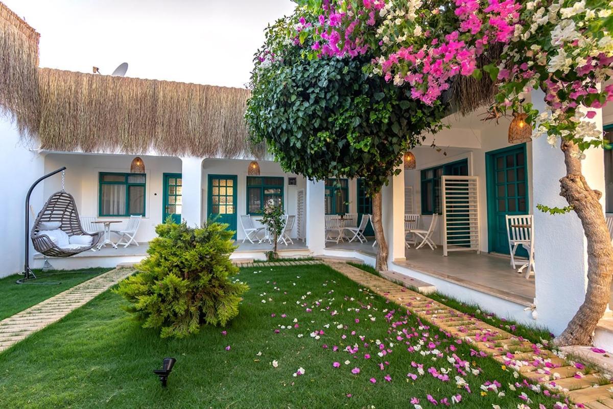 Avlu Otel Datca Bagian luar foto